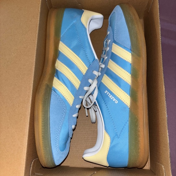 Adidas Gazelle Light Blue and Cream Sneakers - Picture 1 of 10